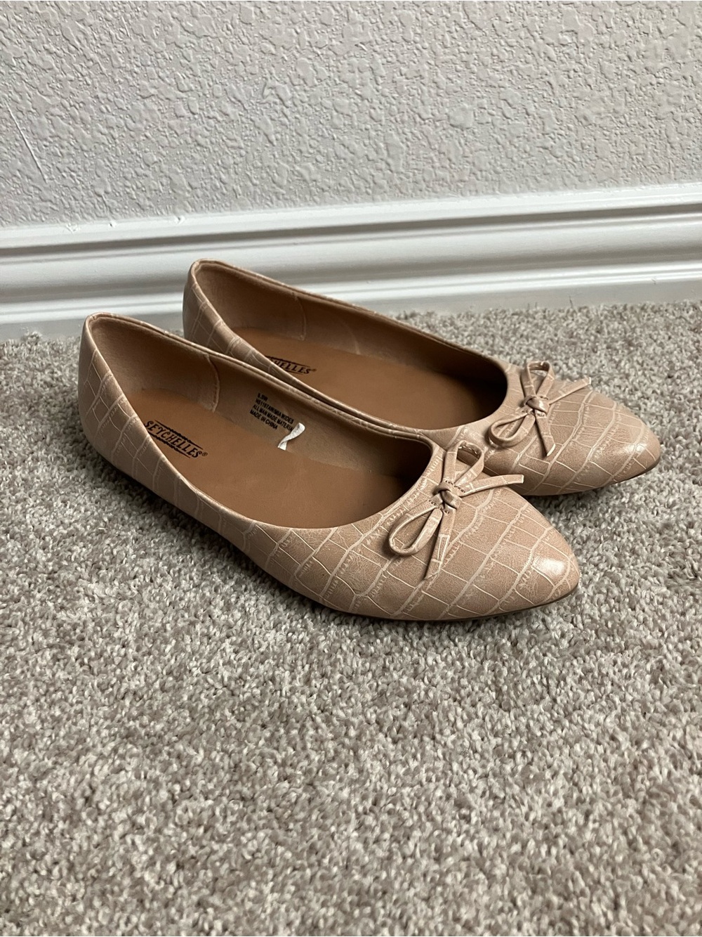 Women's Tan Flats
